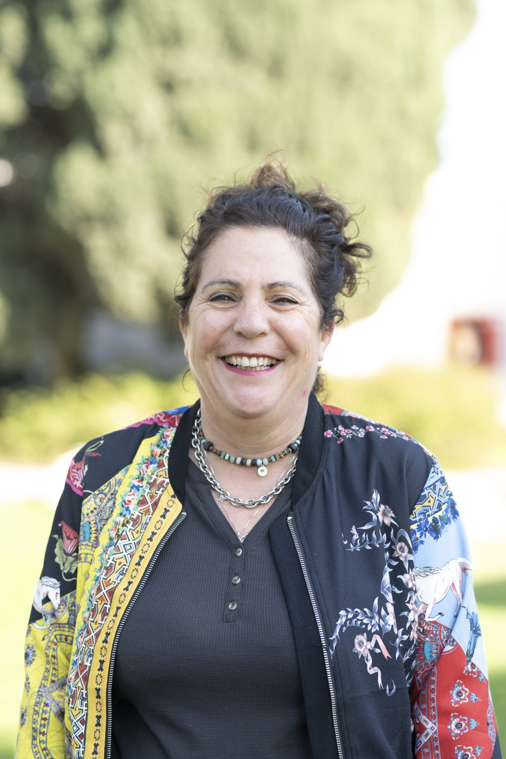 מיה גורדון, אדמיניסטרציה וריכוז קורסים
