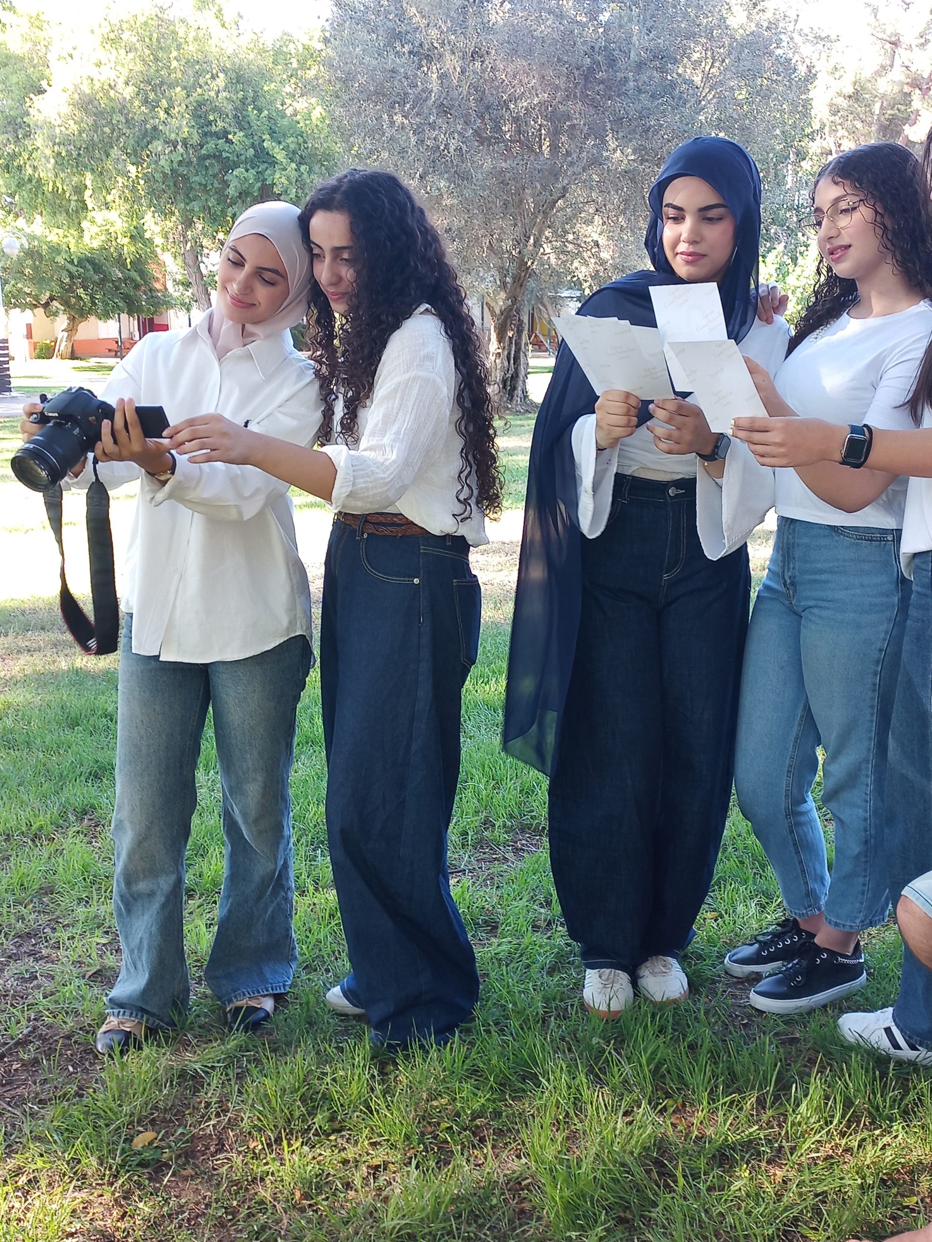 בעיניים אחרות